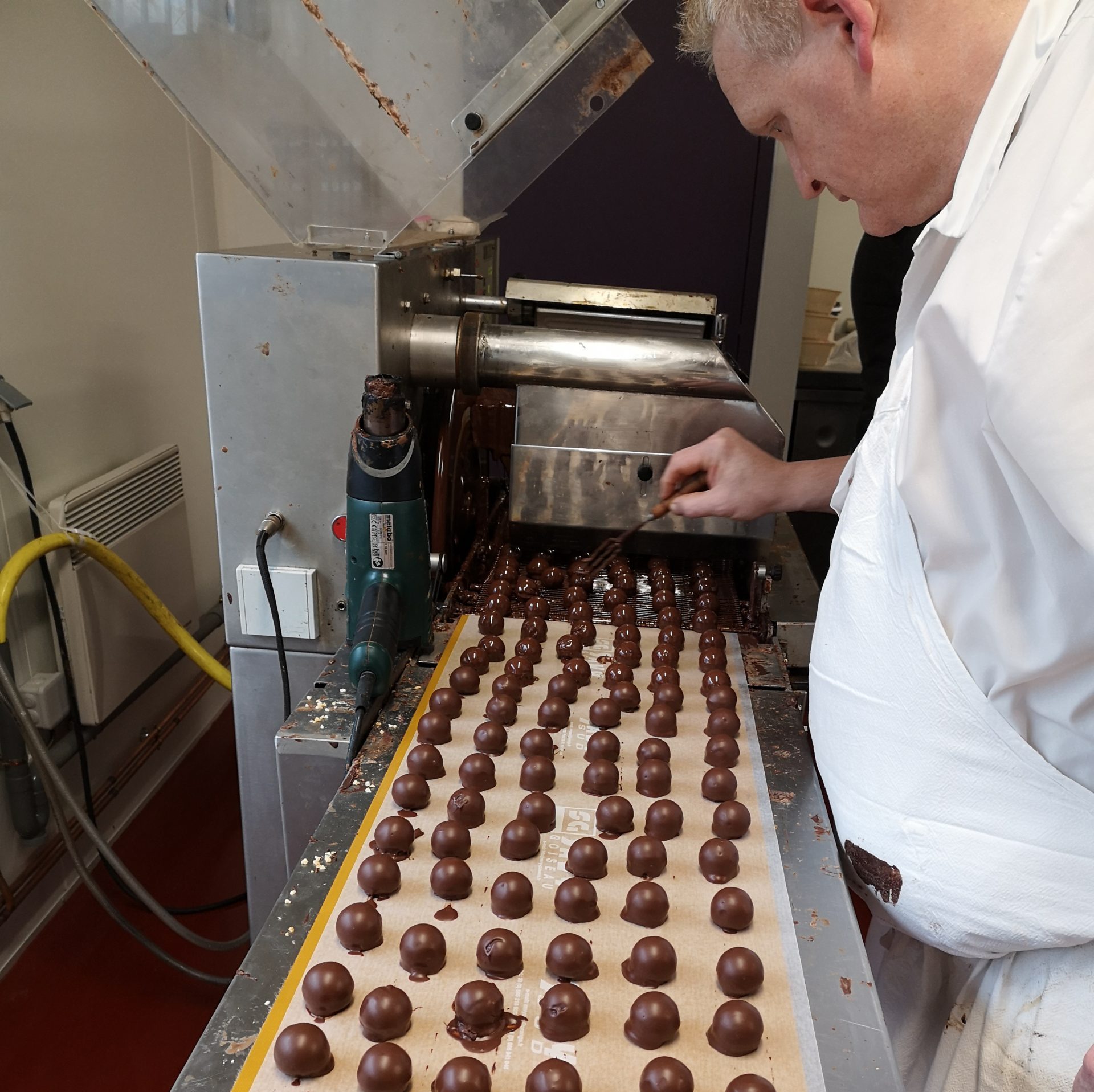 cropped-fabrication-chocolions-scaled-1.jpg